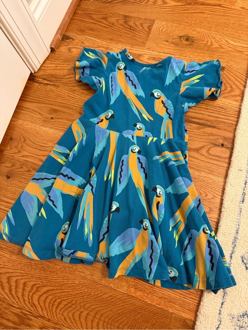 Tea Collection Flutter Sleeve Twirl Dress Blue and Yellow Macaws Size 5 - Picture 4 of 6